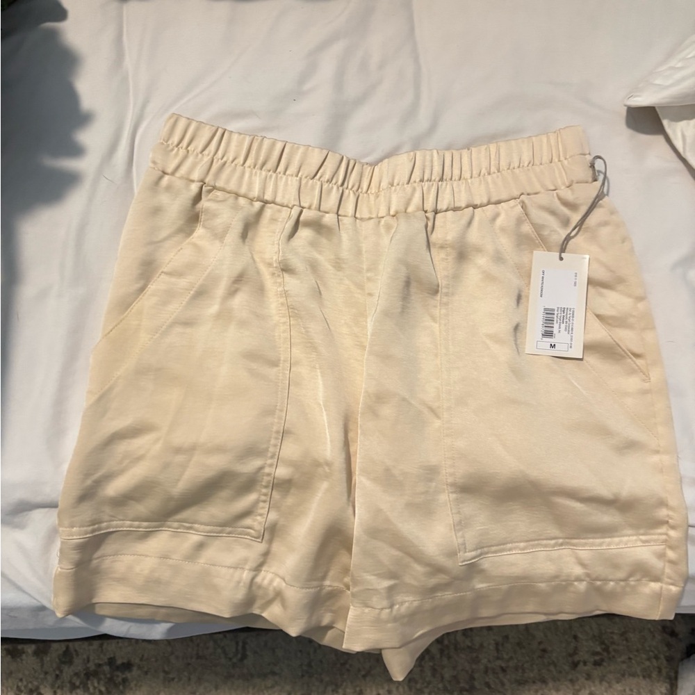Women's Cream Shorts